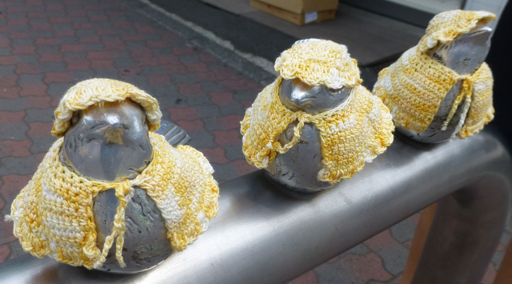 Birds at Enoshima Station