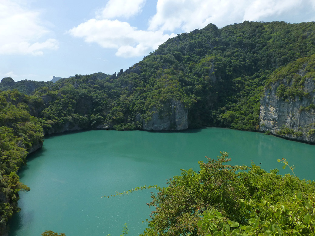 Parts of the Leonardo Di Caprio movie "The Beach" were filmed in Ang Thong. Emerald Lake on Talay Nai played the role of "Blue Lagoon" in the movie.