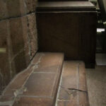 A person sitting on the steps of Sumitomo Bank waiting for it to open was exposed to the flash from the atomic bomb explosion. Receiving the rays directly, the victim must have died on the spot from massive burns. The surface of the surrounding stone steps turned whitish from the intense heat rays. The place where the person was sitting became dark like a shadow.