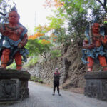 The Kongorikishi guard the entrance to Neno-gongen Temple